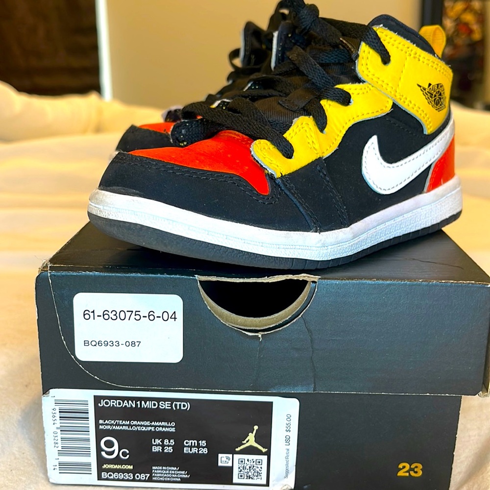 Jordan 1 Mid